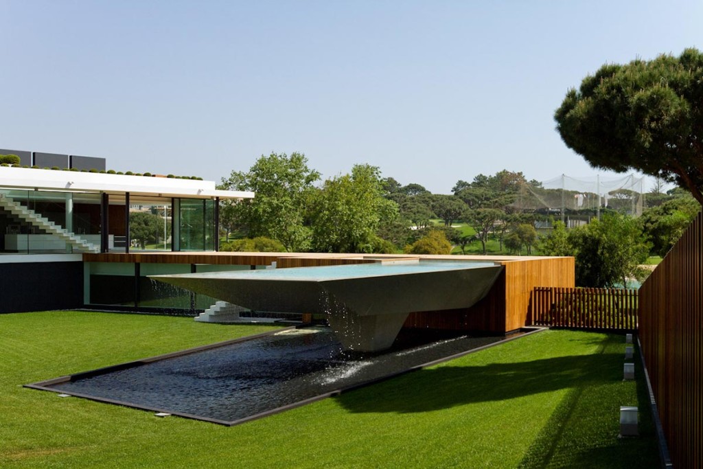Modern-Home-Suspended-Pool-Portugal-Pool