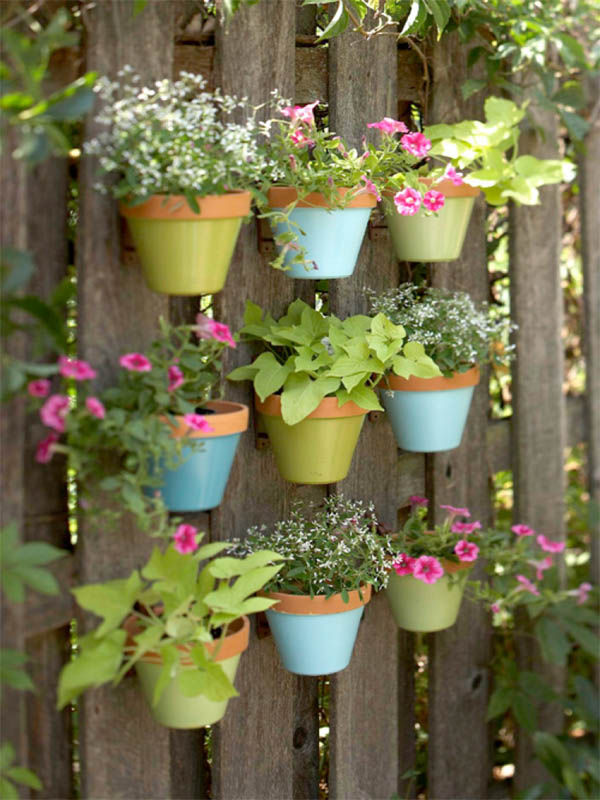 07-pastel-shades-of-blue-and-green-highlight-this-charming-design-vertical-gardens-homebnc