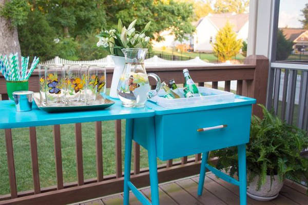 diy-sewing-table-turned-drink-station-diy-painted-furniture-repurposing-upcycling-1