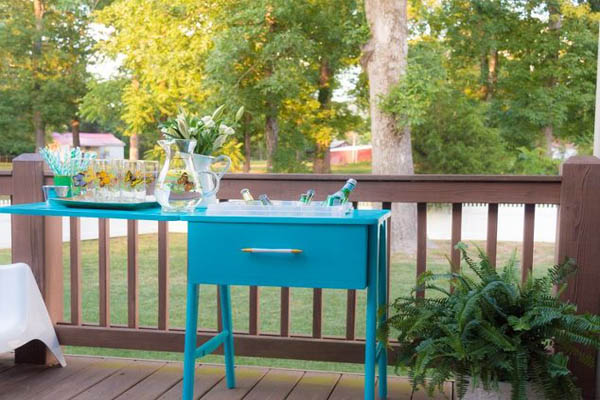 diy-sewing-table-turned-drink-station-diy-painted-furniture-repurposing-upcycling