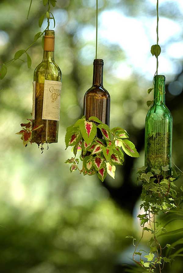 19-spectacular-sustainable-diy-wine-bottle-outdoor-decorating-ideas-homesthetics-decor-8