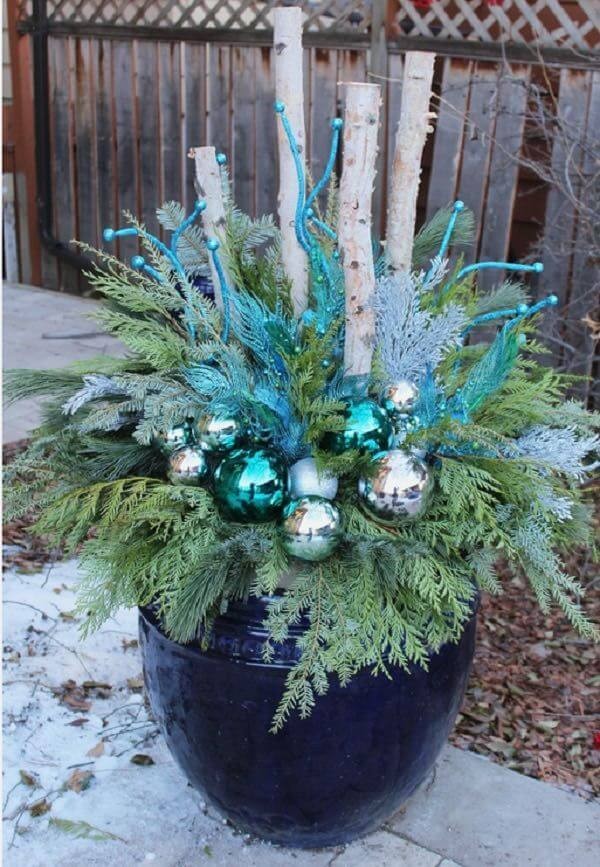 planter holiday christmas porch outdoor decorate winter festive
