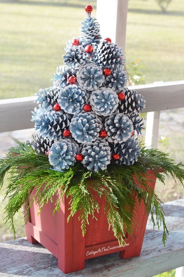pinecone christmas tree