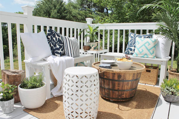 15 Smart Ways to Incorporate Wooden Barrels in Your Yard - The ART in LIFE