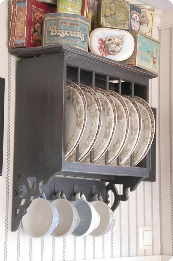Antique Plate Rack Design Ideas For Your Vintage Kitchen The Art In Life - Vintage Plate Racks For Walls
